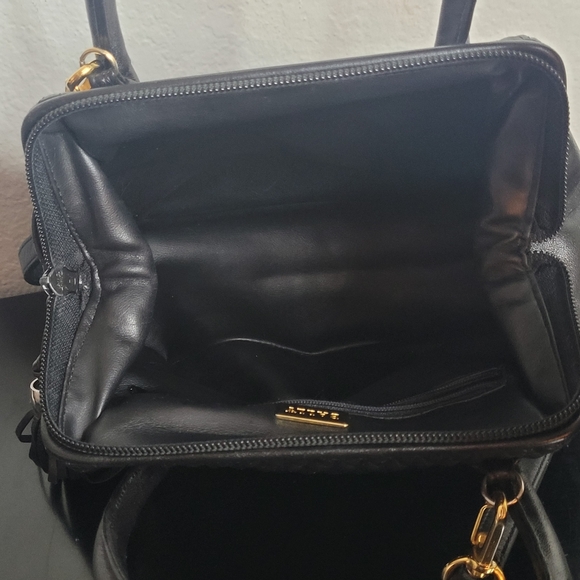 Bally Vintage  Quilted  Leather Bag - Picture 12 of 15